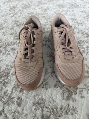 Nike Women's Air Max SC Mesh Lace-Up Sneakers in Blush Pink